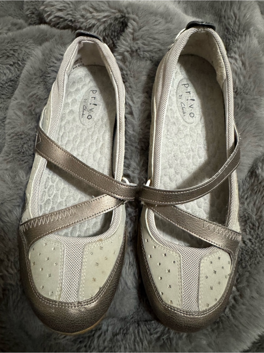 PRIVO by Clarks Metallic Gray Cross-Strap Flats